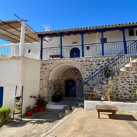 Politeika Traditional House Tirós Екстериор снимка