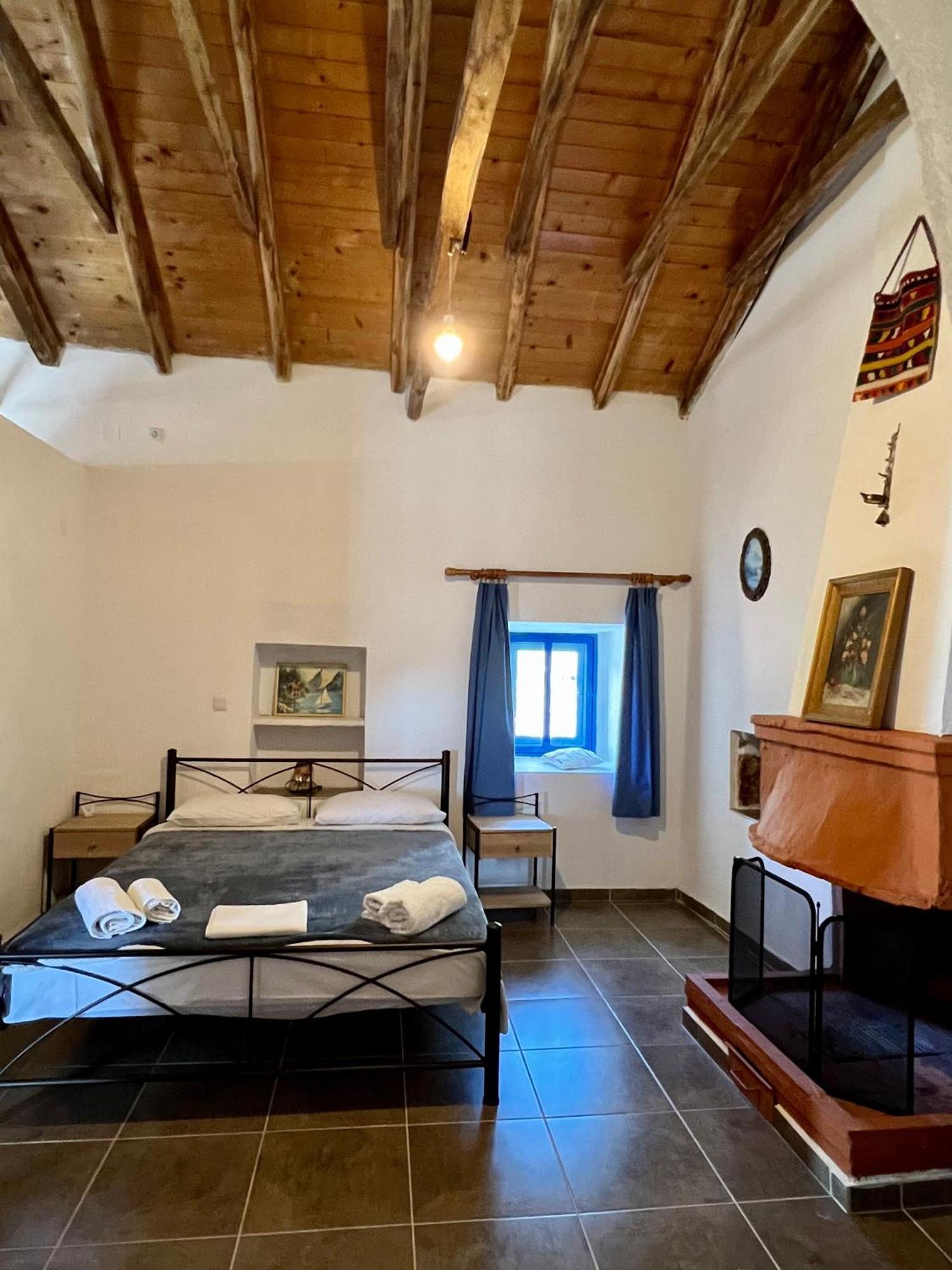 Politeika Traditional House Tirós Екстериор снимка